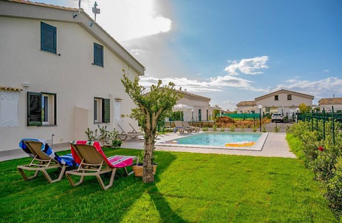 Piane Vecchie Villa | Residence Salinelle Beach VILLA SALINA 5 WITH SHARED POOL
