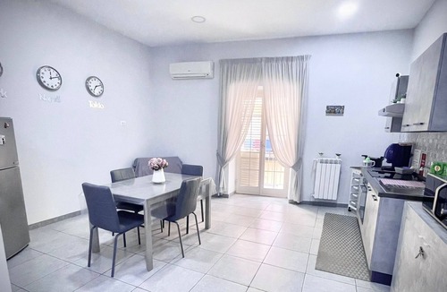 Vasto Apartment | Rianna House: Your Perfect Base in Naples 700 metres from the central station