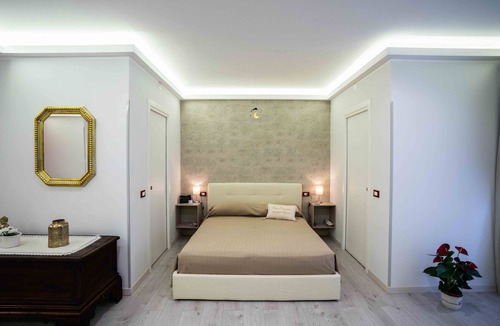 Enna Apartment | Rocca di Cerere - Venere house, suite with jacuzzi in the room.