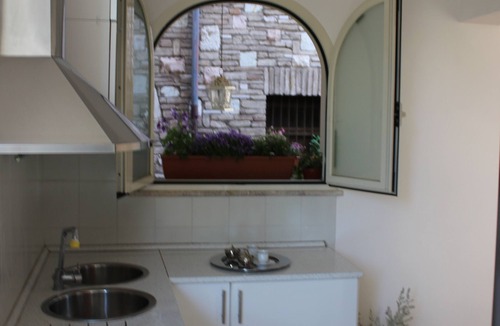 Santa Maria degli Angeli House | Romantic apartment with courtyard
