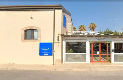 Marzamemi Apartment | Room 104 at 'Le Saline Rooms Marzamemi' Wi-Fi and Air Conditioning