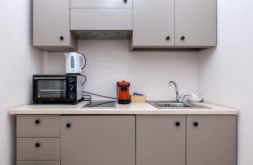 Licata Apartment | Room 'Al Duomo - Suite' with Shared Terrace, Wi-Fi and Air Conditioning