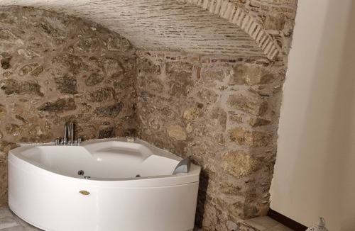Sant'Angelo di Brolo House | Room 'Arcaloro - Resort Rooms Infinito' with Sea View, Wi-Fi and Air Conditioning