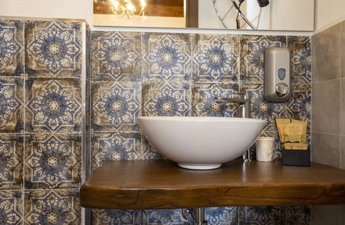 Sant'Angelo di Brolo House | Room 'Arcaloro Resort Rooms Ghiro' with Shared Pool, Wi-Fi and Air Conditioning