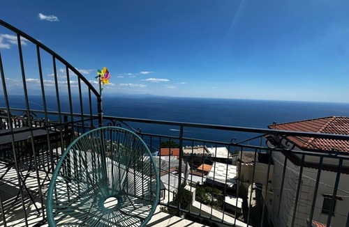 San Michele Apartment | Room 'Camera Deluxe Amalfi' with Shared Terrace, Wi-Fi and Air Conditioning