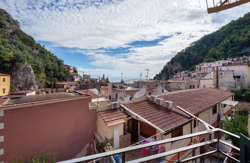 Cetara Apartment | Room 'Camera Libeccio Sea View' with Sea View, Wi-Fi and Air Conditioning