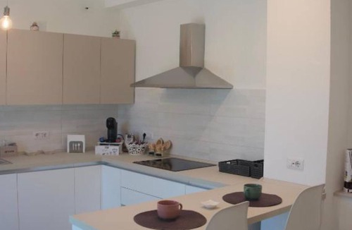 Minturno Apartment | Room 'Camera Tripla Bagno Privato Esterno' with Shared Terrace, Wi-Fi and Air Conditioning
