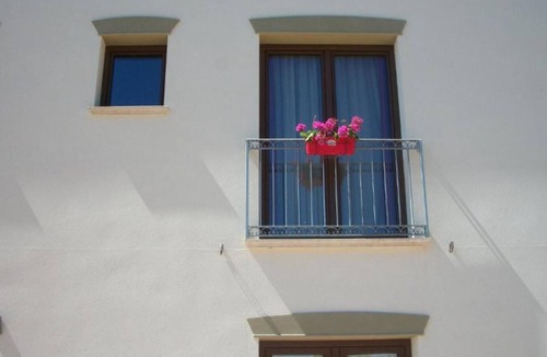 Rilievo Apartment | Room 'Giara' with Mountain View, Wi-Fi, and Air Conditioning