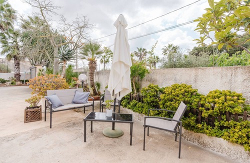 Marsala Apartment | Room 'Giovanna' with Shared Terrace, Wi-Fi and Air Conditioning