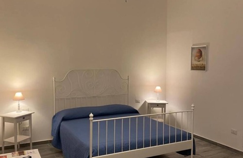 Boscoreale House | Room in B&B - Palazzo D'aquino, Large Double Room Num1