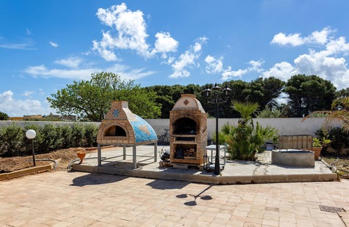 San Leonardo House | Room 'Maestrale' with Sea View, Wi-Fi and Air Conditioning