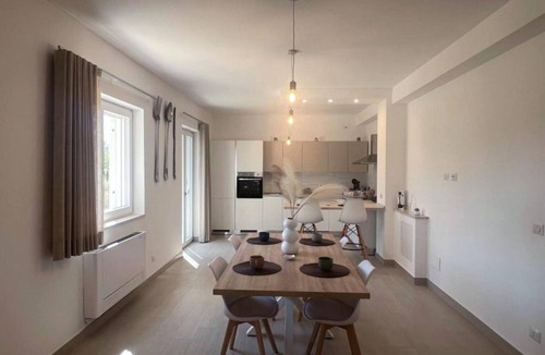 Minturno Apartment | Room 'Matrimoniale Con Bagno Privato' with Shared Terrace, Wi-Fi and Air Conditioning