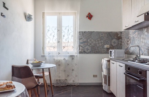 Agrigento Apartment | Room 'Stanza Frutta' with Wi-Fi and Air Conditioning