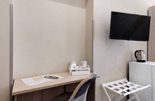 Corso dei Mille - Sant'Erasmo Apartment | Room 'Stazione' with Balcony, Wi-Fi and Air Conditioning