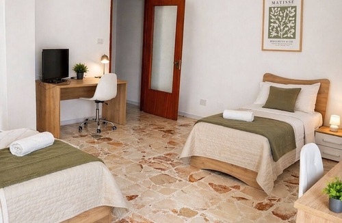 Gravina di Catania House | Room with private bathroom in apartment near policlinico cittadella catania
