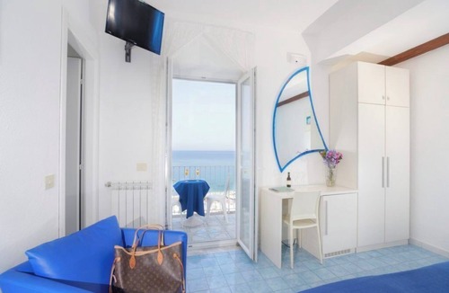 Forio Bed & Breakfast | Room with terrace and a wonderful view of the Bay of Citara