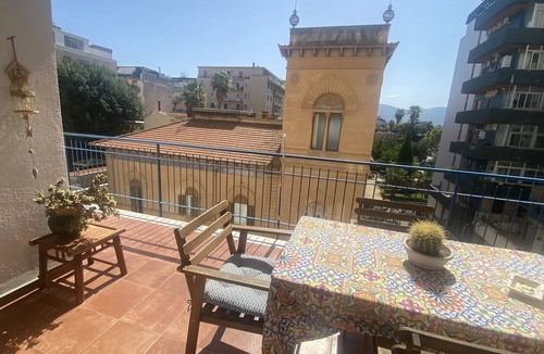 Palermo House | Room with terrace in Palermo center.Bus stop for airport&Mondello beach.A/C Wifi