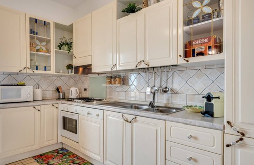 Monte Po-Nesima-San Leone-Rapisardi Apartment | Roomy and Bright Apartment with Balconies x6