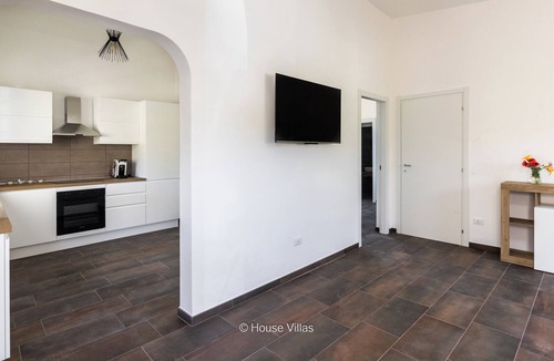 Noto Villa | Rose Violet House - Two Bedroom Villa, Sleeps 6
