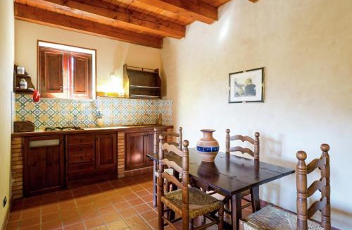 Landro House | Rustic Sicilian Retreat with Spa