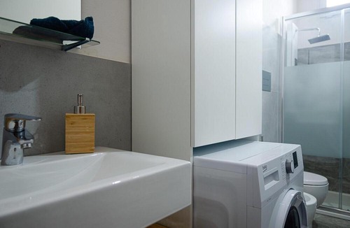 Maeggio Apartment | S HOUSE
