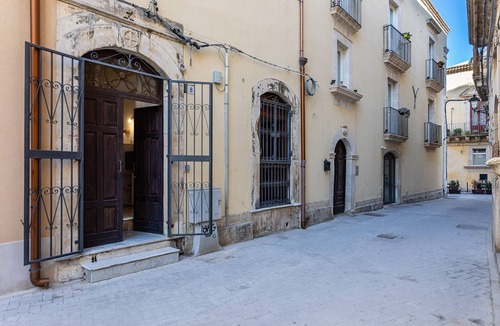 Ortigia Apartment | Salomone Apartment 16 by Wonderful Italy