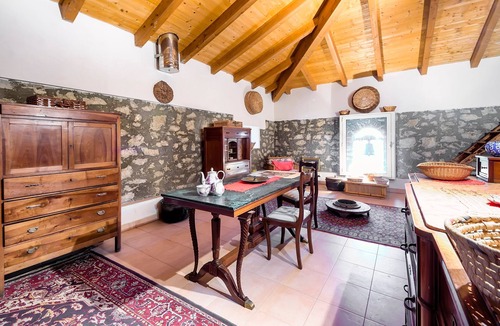 Paternopoli House | San Pietro Country House B&B – Historic Stone Retreat Amidst Irpinia Vineyards