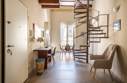 Centro Storico Apartment | Santa Cecilia Apartment 6A by Wonderful Italy