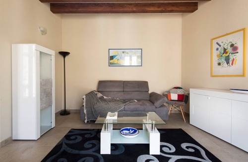 Centro Storico Apartment | Santa Cecilia Apartment 6A by Wonderful Italy
