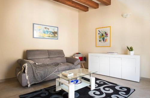 Centro Storico Apartment | Santa Cecilia Apartment by Wonderful Italy