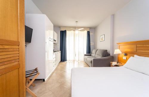Marinella Di Cutro Resort | Santa Monica Resort