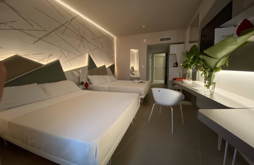 Isola delle Femmine Hotel | Saracen Sands Hotel & Congress Centre