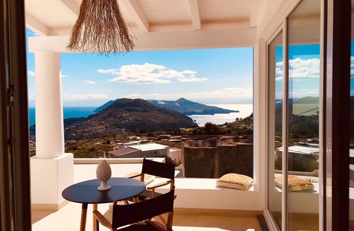 Pianoconte House | Sciara Eolie luxury apartment with Jacuzzi