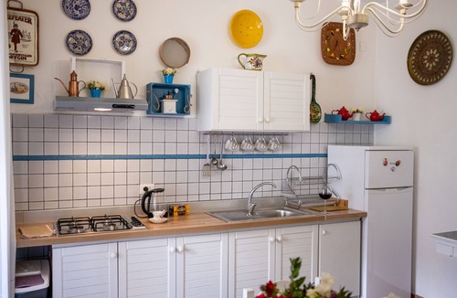 Ruggero Settimo Apartment | scirocco house apartment located in the heart of Palermo, accessible by car
