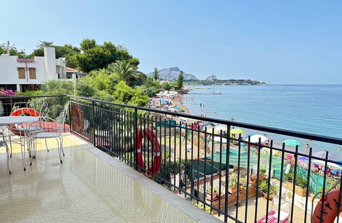 Casteldaccia Apartment | Sea PearlApartment by the sea 🌊