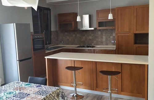 Brolo Apartment | Sea vacation apartment in the center of Brolo