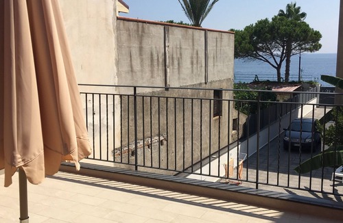 Sant'Alessio Siculo Villa | Seafront villa