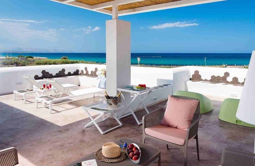Reitani Villa | Seaside vacation rental Estate for 40 people in Sicily with 6 pools and AC