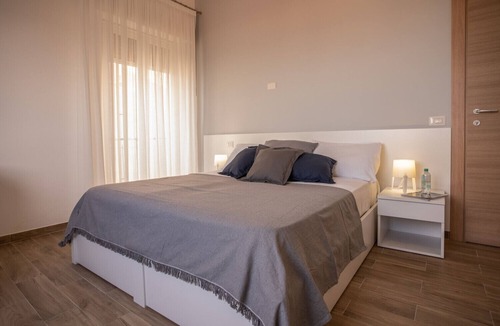 Cefalu Bed & Breakfast | Seaview Rooms in the City Center - Queen Room by Wonderful Italy