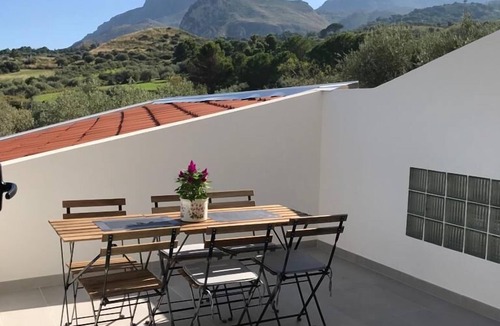 Termini Imerese Apartment | Secluded, 3 bed apartment, amazing views