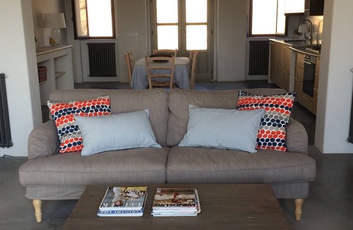 Noto Villa | Secluded luxury villa near Noto, southern Sicily, sleeping 9/10 in 4 bedrooms.