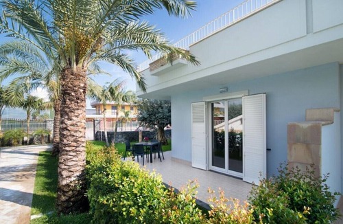 Fondachello Apartment | Self Catering Apartment at only 350m from the Beach!
