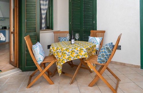 Favignana Apartment | SELINUNTE Apt: Mediterranean-style in the center of Favignana, 300m from Sea