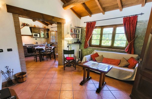 Camporgiano Villa | SEPTEMBER DISCOUNT RE CANCeLLATION restored Barn, Private Pool, Great Views !
