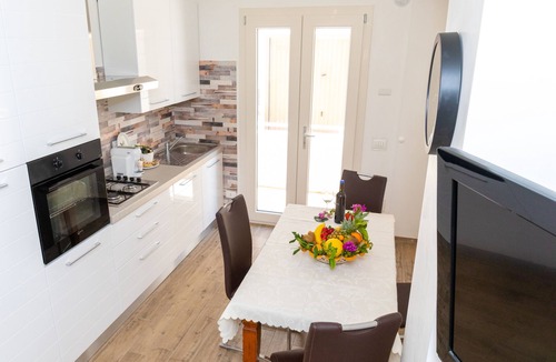 Pozzallo House | Sicily Bedda vacation home, apartment in the city center and a stone's throw from the sea!