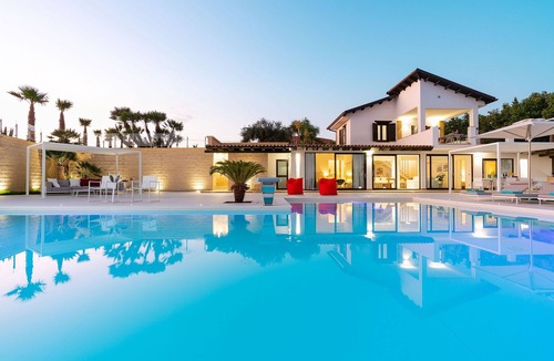 Ribera Villa | Sicily villa rental near seaside with pool, views, Wi-Fi and air conditioning