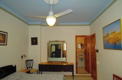 Lipari Historic Centre Apartment | single room with ceiling fan