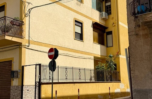 Capaci House | Small Brazil Home 1 minute from metro stop and 5 minutes from the beach