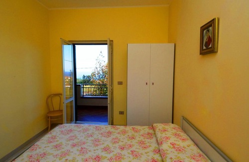 Santa Domenica Apartment | Sole apartment with sea view and free wi fi (n ° 5)