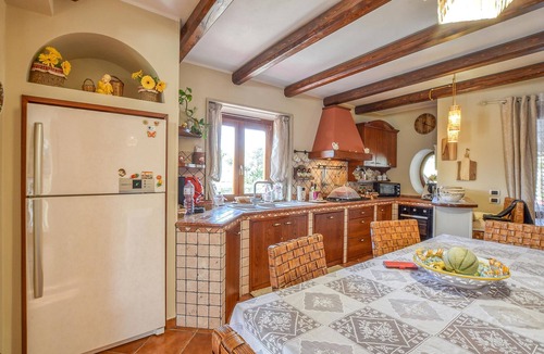 Giarratana House | Sophisticated holiday home in classic Italian style.